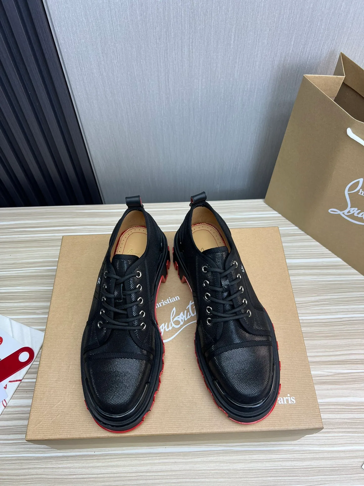 Men's shoes💰760💰 CL popular red-soled boots🆑1:1 original model opening. Official website updated simultaneously ~ Christian* Louboutin, imported cowhide leather upper + water-dyed cowhide lining, original thick red sole, wear-resistant and non-slip⬆️ Full set of counter packaging🎁38-45 (38.45 custom-made, non-refundable)